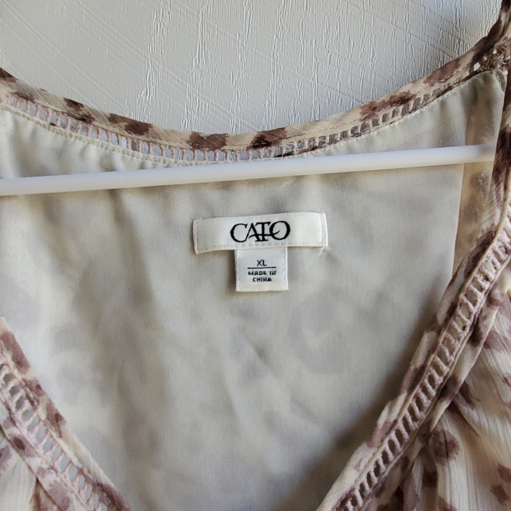 Blouse - Picture 2 of 3